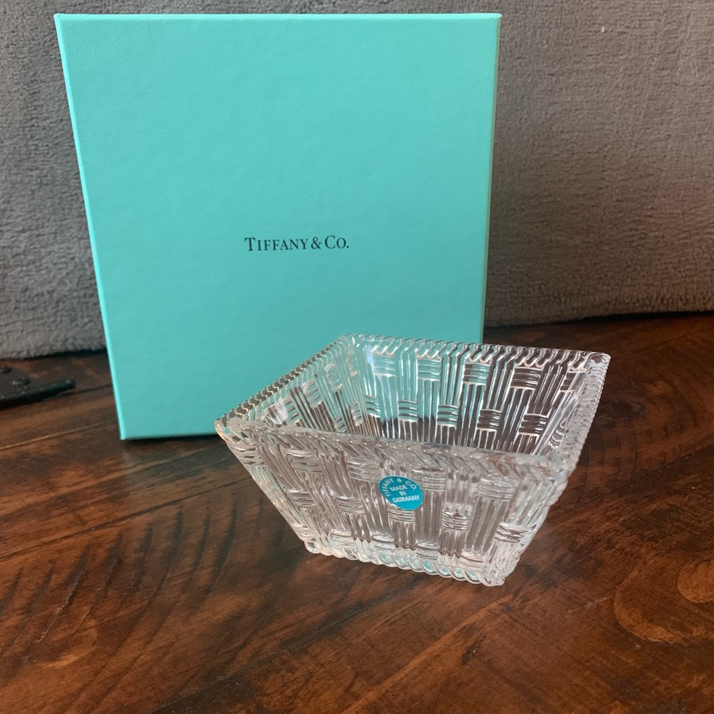 Tiffany & Co. Woven 4D Glass